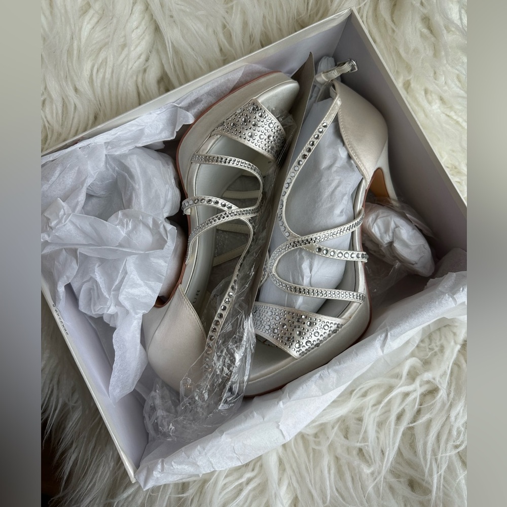 Menbur Maite Sandal Style Ivory Bridal Heels Size 9 EU 40 - Picture 3 of 12